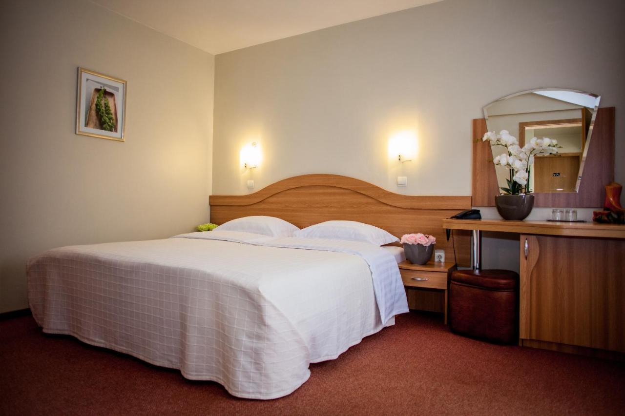Villa Brussels Deva Eksteriør billede